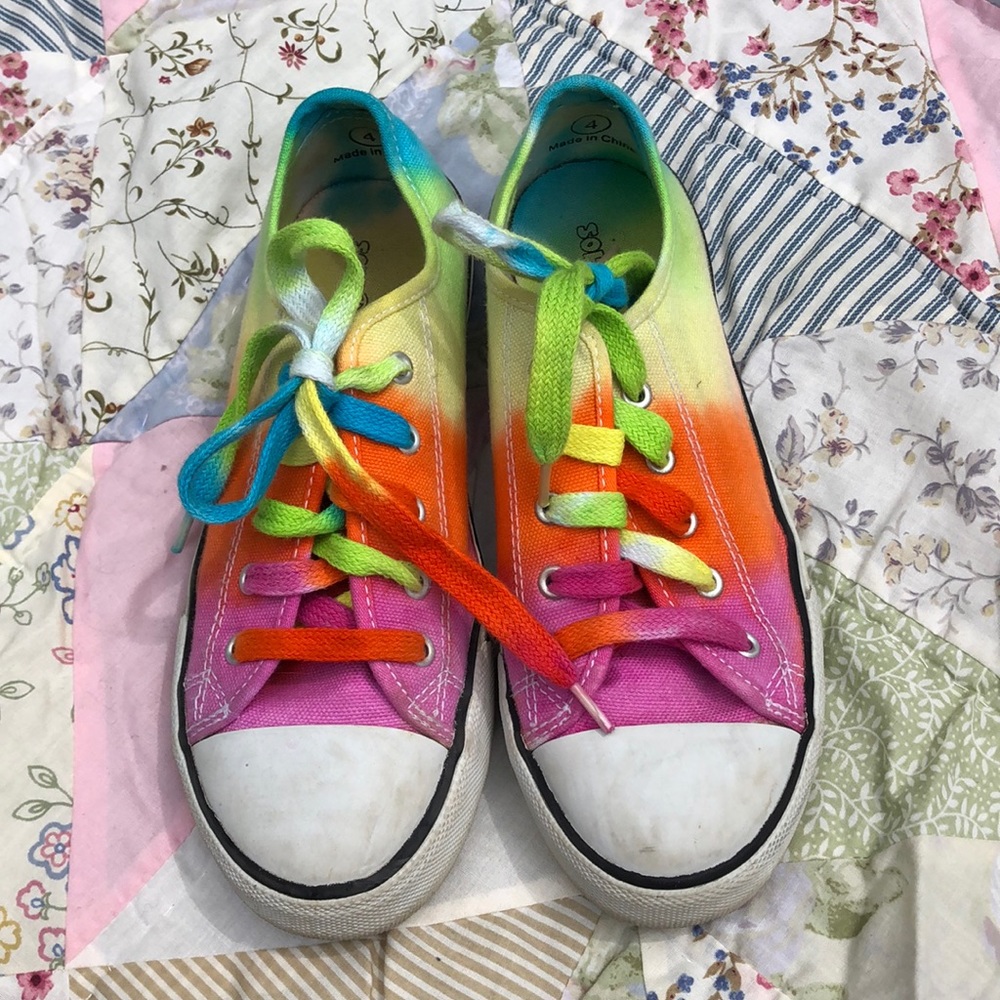 🌈TIE 🌈DYE GIRLS SNEAKERS!
